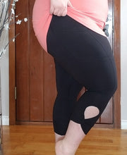 Load image into Gallery viewer, Knotted Pocket Capris Black