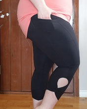 Load image into Gallery viewer, Knotted Pocket Capris Black