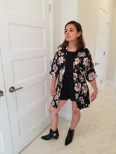 Load image into Gallery viewer, Breezy Floral Kimono Black
